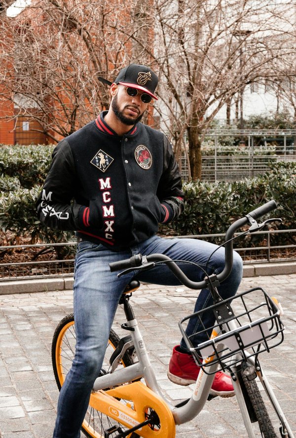 Varsity jacket sav 24/7 : style, qualité et offres immanquables !